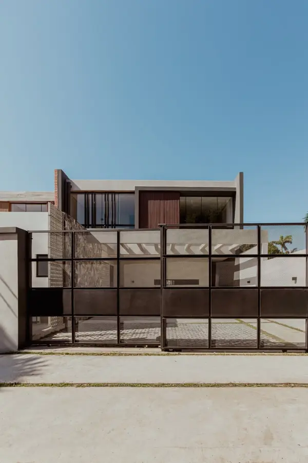Casa minimalista a estrenar, zona Primer Presidente